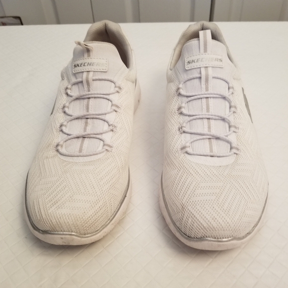 Skechers Womens Summits White Running Shoes Athletic Sneakers Size 8.5 - Picture 1 of 7